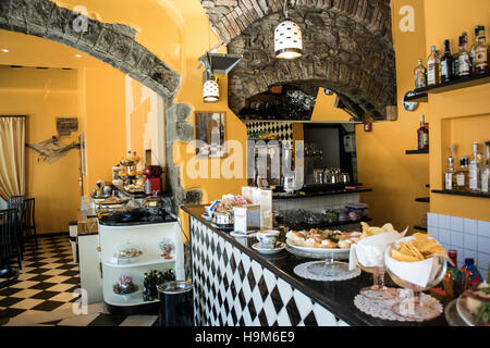 Intérieur du bar Caffe Citta Alta, Botticelli, Bergamo, Italie Banque D'Images