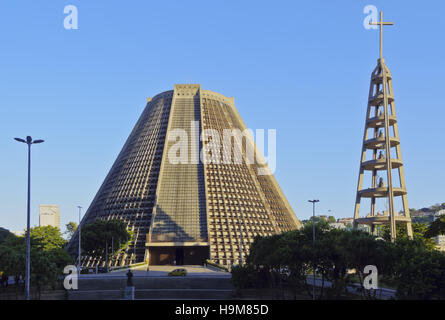 Brésil, Rio de Janeiro, vue de la cathédrale métropolitaine de Saint Sébastien. Banque D'Images
