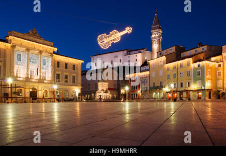 Vieille ville pittoresque de Piran, Slovénie - la place Tartini Banque D'Images