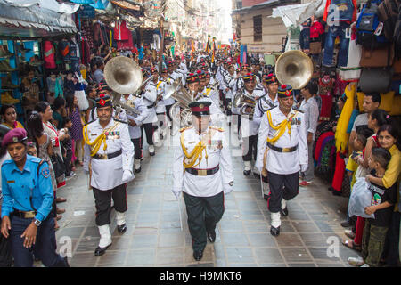 Fanfare nationale lors de Dashain festival à Katmandou, Népal Banque D'Images