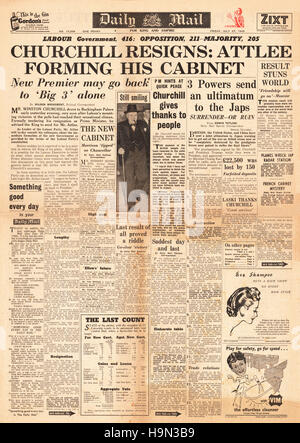 1945 Daily Mail première page nouveau gouvernement travailliste et Winston Churchill démissionne Banque D'Images