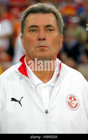 L'ENTRAÎNEUR TUNISIEN ROGER LEMERRE LE STADE DE LA COUPE DU MONDE ALLEMAGNE STUTGART 19 Juin 2006 Banque D'Images