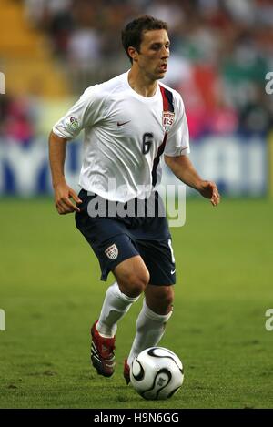 CLINT DEMPSEY & NEW ENGLAND REVOLUTION WORLD CUP KAISERSLAUTERN ALLEMAGNE 17 Juin 2006 Banque D'Images