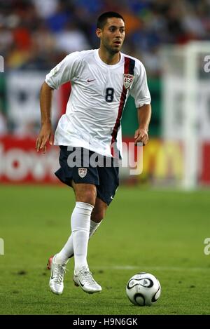 CLINT DEMPSEY & NEW ENGLAND REVOLUTION WORLD CUP KAISERSLAUTERN ALLEMAGNE 17 Juin 2006 Banque D'Images