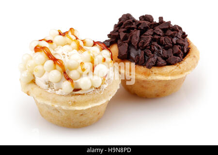 Cupcake Chocolat et chocolat blanc isolé sur fond blanc Banque D'Images