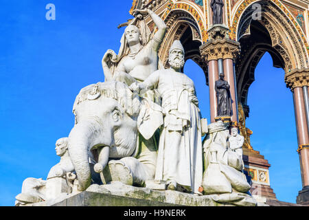 Albert Memorial dans Kensington Gardens, Londres Banque D'Images