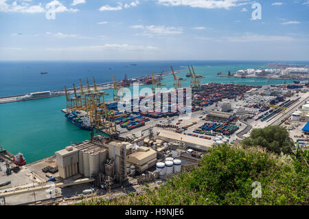 Vue sur le terminal à conteneurs du port de Barcelone, Catalogne, Espagne, à partir de ci-dessus. Banque D'Images