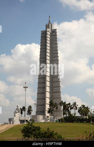 Mémorial José Martí sur la place de la Révolution, La Havane, Cuba. Qui dispose d'un 109 m (358 ft) et d'une tour haute de 18 m (59 ft) statue. Banque D'Images