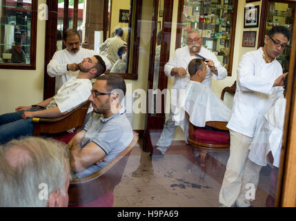 Salon de coiffure à Bologne, Italie Banque D'Images
