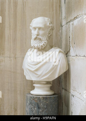 Bust (xixe siècle) de l'anglais William Henry Pole-Carew (1811-88) dans le porche à Antony House. Banque D'Images