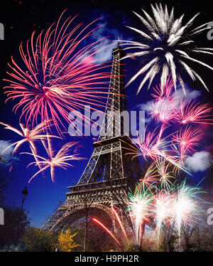 La tour Eiffel avec Fireworks, célébration du Nouvel An à Paris, France Banque D'Images