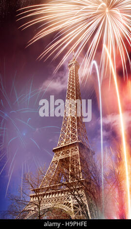 La tour Eiffel avec Fireworks, célébration du Nouvel An à Paris, France Banque D'Images