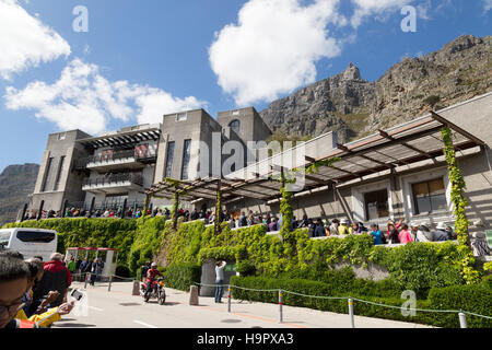 À l'entrée, et de files d'attente pour le téléphérique de la Montagne de la Table, Table Mountain, Cape Town, Afrique du Sud Banque D'Images