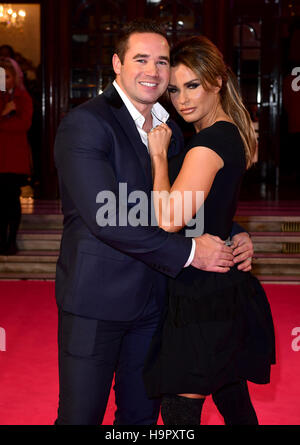 Katie Price et Kieran Hayler assistant à l'ITV Gala au London Palladium. Banque D'Images