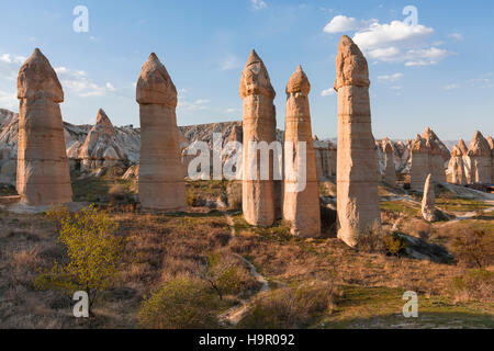 Les formations rocheuses en Cappadoce, Turquie. Banque D'Images