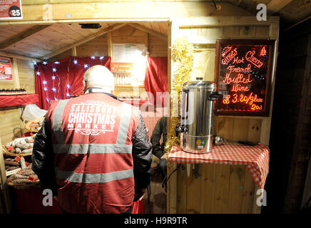 Marché de Noël de Salisbury, Wiltshire, Royaume-Uni ouvre Banque D'Images