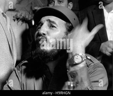 Photos de fichier : Fidel Castro 1926-2016. Homme politique et révolutionnaire cubain Fidel Castro est décédé à l'âge de 90 ans, a annoncé la télévision d'Etat cubaine le samedi, fin d'une ère pour le pays et en Amérique latine. 03 mai 2006, à La Havane, Cuba ; (Photo : Lieu et date exacte inconnue) Fidel Alejandro Castro Ruiz (né le 13 août 1926) a été le chef de Cuba depuis 1959, lorsque le leader, 26 juillet le mouvement, il a renversé le régime de Fulgencio Batista. Dans les années qui ont suivi, il a supervisé la transformation de Cuba dans le premier État communiste dans l'ouest de l'Hemisp Banque D'Images