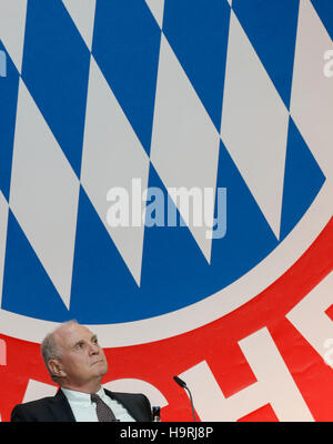 Munich, Allemagne. 26 Nov, 2016. Uli Hoeness (nouveau président) portrait FCB FC Bayern Munich Réunion générale annuelle à Munich, Dome Audi 25 novembre 2016 Saison 2016/2017 ., Crédit : Peter Schatz/Alamy Live News Banque D'Images