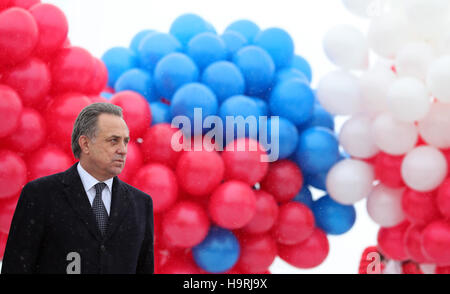 Kazan, Russie. 26 Nov, 2016. L'ex-ministre russe du sport et de l'actuel premier ministre suppléant Vitaly Mutko assiste à une cérémonie pour marquer le tirage officiel pour la Coupe des Confédérations 2017 à Kazan, Russie, 26 novembre 2016. Le tirage officiel de la Coupe 2017 aura lieu à l'académie de tennis de la ville ce soir. Le tournoi de soccer de huit nations commence sur le 17 juin 2017 et se poursuivra jusqu'au 02 juillet 2017. Photo : Christian Charisius/dpa/Alamy Live News Banque D'Images