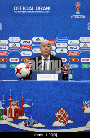 Kazan, Russie. 26 Nov, 2016. Le président de la FIFA, Gianni Infantino parle lors d'une conférence de presse avant le tirage officiel de la Coupe des Confédérations 2017 à Kazan, Russie, 26 novembre 2016. Le tournoi de soccer des huit nations débute le 17 juin 2017 et fonctionne jusqu'au 02 juillet 2017. Photo : Christian Charisius/dpa/Alamy Live News Banque D'Images