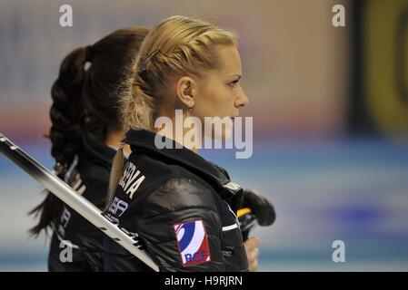 Glasgow, Ecosse, Royaume-Uni. 26 novembre, 2016. . Womens final. Le Gruyère AOP championnats de curling 2016 européenne. Intu Braehead Arena. Glasgow. Renfrewshire. L'Écosse, au Royaume-Uni. 26 Nov, 2016. Credit : Sport en images/Alamy Live News Banque D'Images