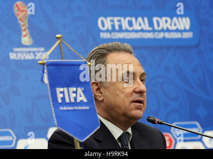 Kazan, Russie. 26 Nov, 2016. L'ex-ministre russe du sport et de l'actuel premier ministre suppléant Vitaly Mutko lors d'une cérémonie pour marquer le tirage officiel pour la Coupe des Confédérations 2017 à Kazan, Russie, 26 novembre 2016. Le tirage officiel de la Coupe 2017 aura lieu à l'académie de tennis de la ville ce soir. Le tournoi de soccer de huit nations commence sur le 17 juin 2017 et se poursuivra jusqu'au 02 juillet 2017. Photo : Christian Charisius/dpa/Alamy Live News Banque D'Images