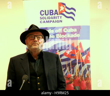 London UK 26 novembre 2016 George Galloway politicien britannique, ancien député, diffuseur, et écrivain. Entre les élections générales de 1987 et 2015, avec un écart entre 2010 et 2012, il a représenté quatre circonscriptions en tant que membre du Parlement, élu en tant que candidat pour le Parti du Travail et plus tard le parti Respect.s'adressant aux délégués de l'Amérique latine Adelante 2016. @Paul Quezada-Neiman/Alamy Live News. Banque D'Images