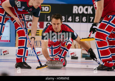 Braehead Arena, Renfrewshire, en Écosse, le 26 novembre 2016. Le Gruyère AOP championnats de curling 2016 européenne Crédit : Colin Edwards / Alamy Live News Banque D'Images