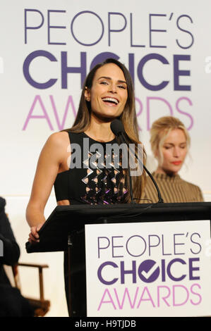 L'actrice Jordana Brewster assister à la People's Choice Awards Conférence de presse au Paley Center for Media, le 15 novembre 2016 à Beverly Hills, Californie. Banque D'Images