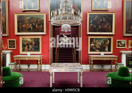 La Galerie à Attingham Park, Shropshire, avec une vue à travers les portes de l'escalier. La galerie photo a été conçu par John Nash dans 18 Banque D'Images