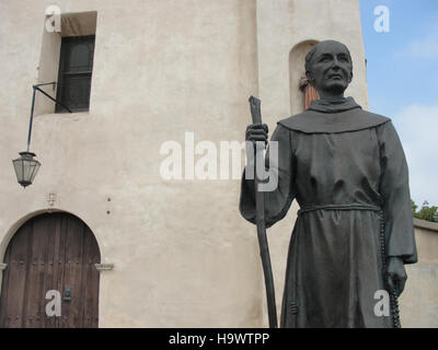 Le sentier Anza relie des sites historiques le long de la route empruntée par Juan Bautista de Anza en 1775-1776. Cette section près de la mission de San Gabriel souligne l'importance historique et culturelle de la région pour les premiers colons de Californie et les Amérindiens. Banque D'Images