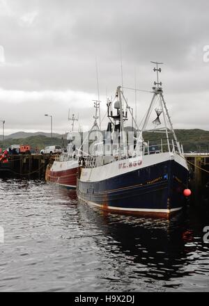 Bateaux de pêche dans le port de Gairloch, Wester Ross, Scotland, UK Banque D'Images