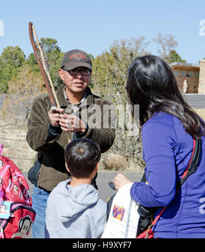 Grand canyon Grand Canyon nps 8591815352 Journée d'archéologie 2013 Atlatl Pierres 3817 Banque D'Images