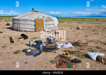 La Mongolie, province d'Uvs, l'ouest de la Mongolie, camp nomade près du lac Achit Nuur Banque D'Images