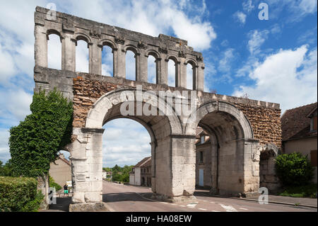 Porte de la ville romaine, Porte d'Arroux, Autun, Saône-et-Loire, France Banque D'Images