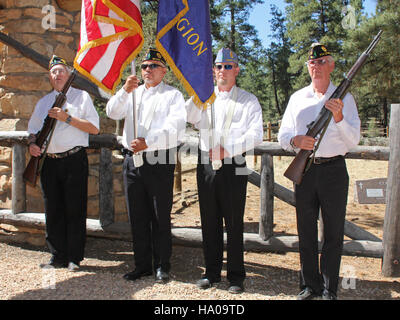 Grand canyon nps 14654963464 30 juin 2014 Cérémonie de dépôt de gerbes - GC - cimetière des pionniers 58 anniversaire de TWA 4,5 Collision en vol UAL. DB012 Banque D'Images