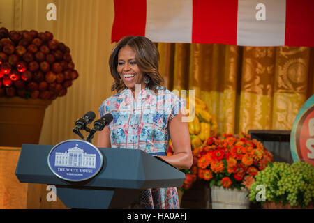 Le Healthy Lunchtime Challenge est une initiative de l’USDA en collaboration avec Epicurious et la première dame Michelle Obama pour encourager une alimentation saine chez les enfants. Ce concours promeut des idées de repas nutritifs et des habitudes alimentaires saines pour les familles. Banque D'Images