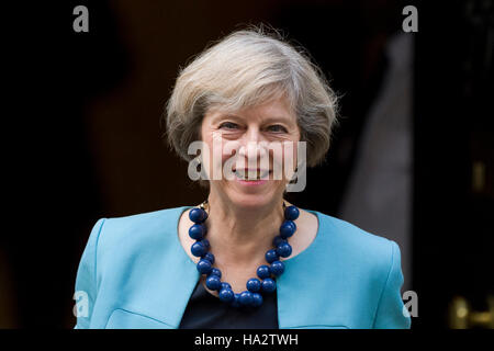 Theresa May, le Premier ministre britannique, en laissant 10 Downing Street, Londres, Angleterre Banque D'Images