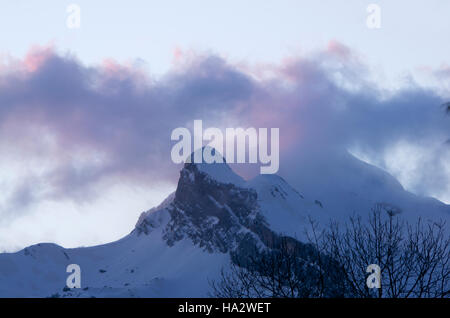 Brumes pic en parc national Ordesa y Monte Perdido, Espagne Banque D'Images