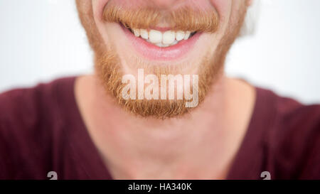 Libre de Red Beard de beau jeune homme Banque D'Images