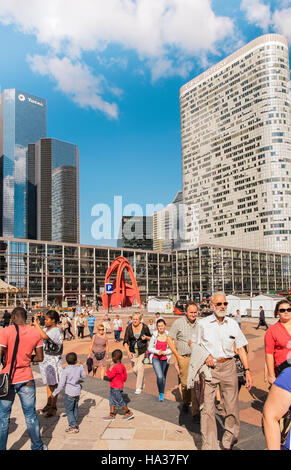 Scène de rue à la défense, les immeubles de bureaux de district Banque D'Images