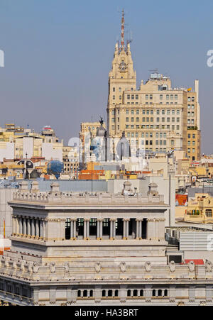 Espagne, Madrid, paysage urbain vu du palais de Cybèle. Banque D'Images