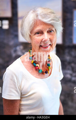 Artiste Caroline Meynell, représenté à l'O3 gallery à Oxford en parallèle à une exposition de son travail inspiré par les monuments locaux Banque D'Images