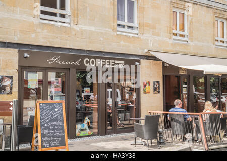 A French coffee shop à Bergerac Dordogne France Banque D'Images