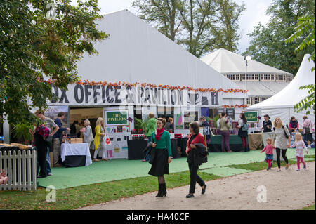 Cheltenham Festival de littérature montrant un auditoire dans le Spiegeltent.Un UK Banque D'Images