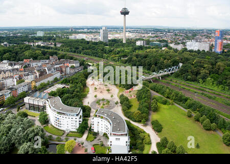 Köln, Deutschland, Blick vom auf den Media-Turm Grüngürtel und den Telecafè Banque D'Images