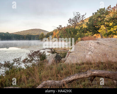 Parc d'État Harriman, l'État de New York à l'automne par le lac beauté dans la nature Banque D'Images