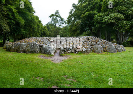 Le passage du Sud-Ouest à Grave Balnuaran de Clava près d'Inverness. Banque D'Images