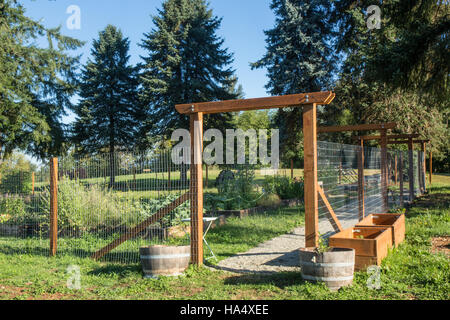 Entrée potager récemment construit qui est encore en construction, à Maple Valley, Washington, USA Banque D'Images