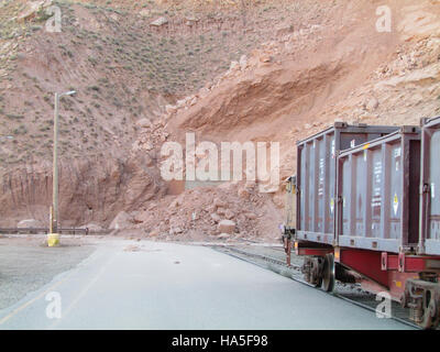 Le ministère de l'énergie continue de mettre l'accent sur des stratégies énergétiques novatrices pour relever les défis nationaux, notamment les changements climatiques et la gestion des ressources. Banque D'Images